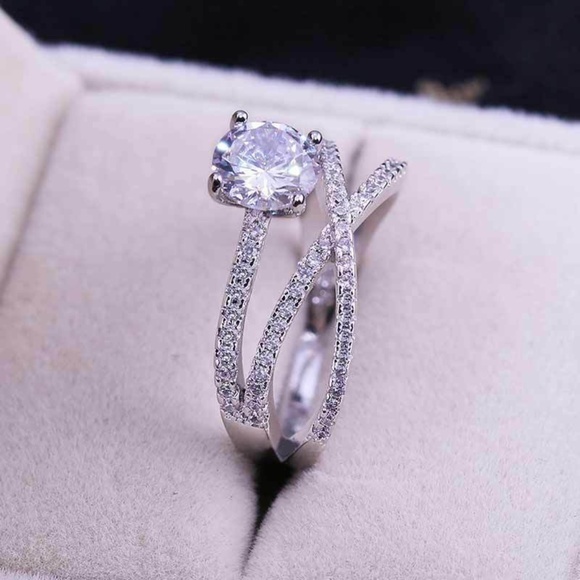 Elegant 925 Silver White Sapphire Ring New - Picture 2 of 5